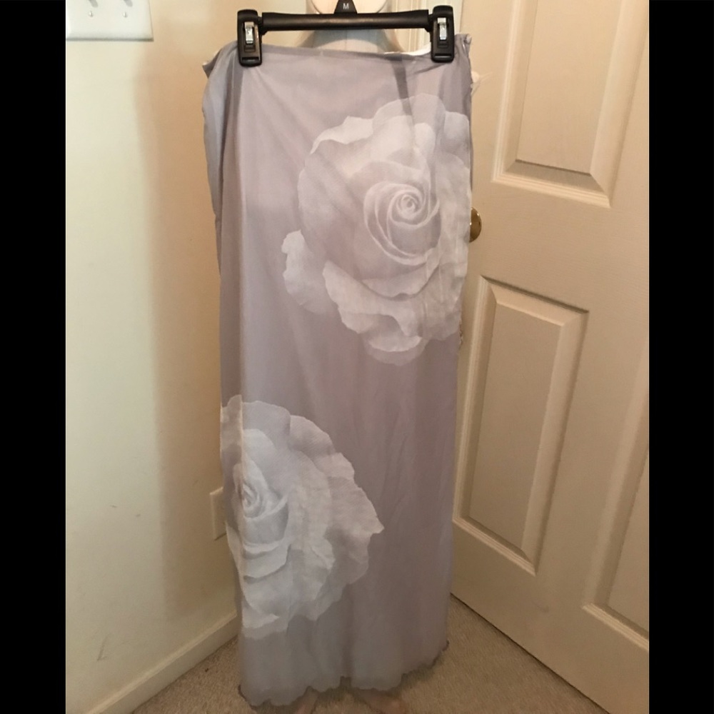 Clea long skirt grey/white new runway xs